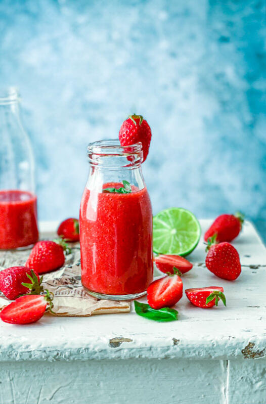 Photo de smoothie a la fraise pour SAVEOL Photo de smoothie a la fraise pour SAVEOL
